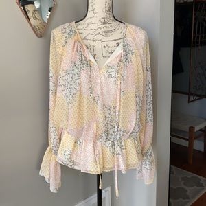 Patterned flowy blouse